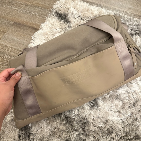 Gymshark Handbags - Gymshark Gym Duffel Bag beige tan